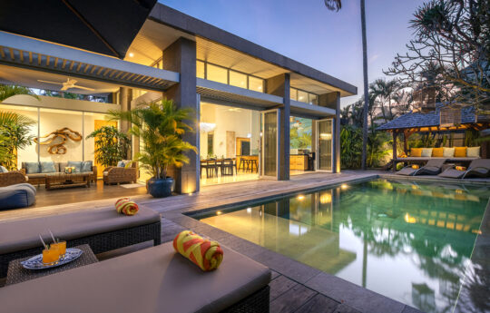 luxury bali holiday villa with swimming pool and villa exterior views