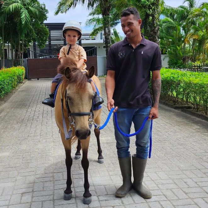 what to do with kids bali - equestrian centre in canggu